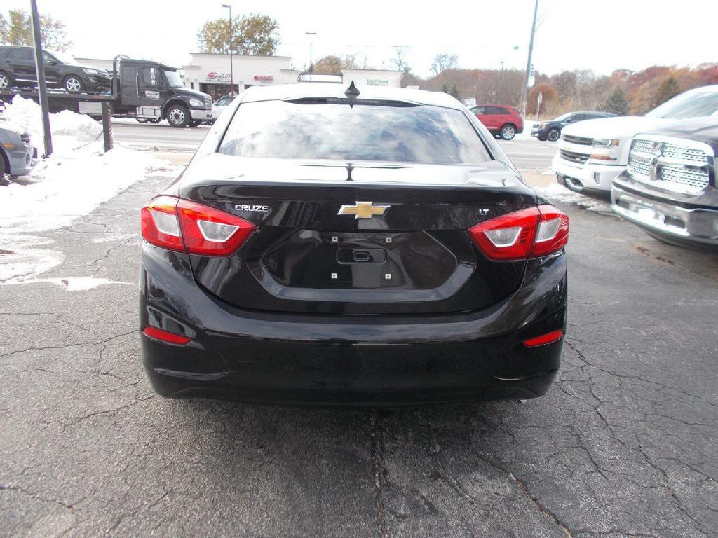 2018 Chevrolet Cruze Image 4