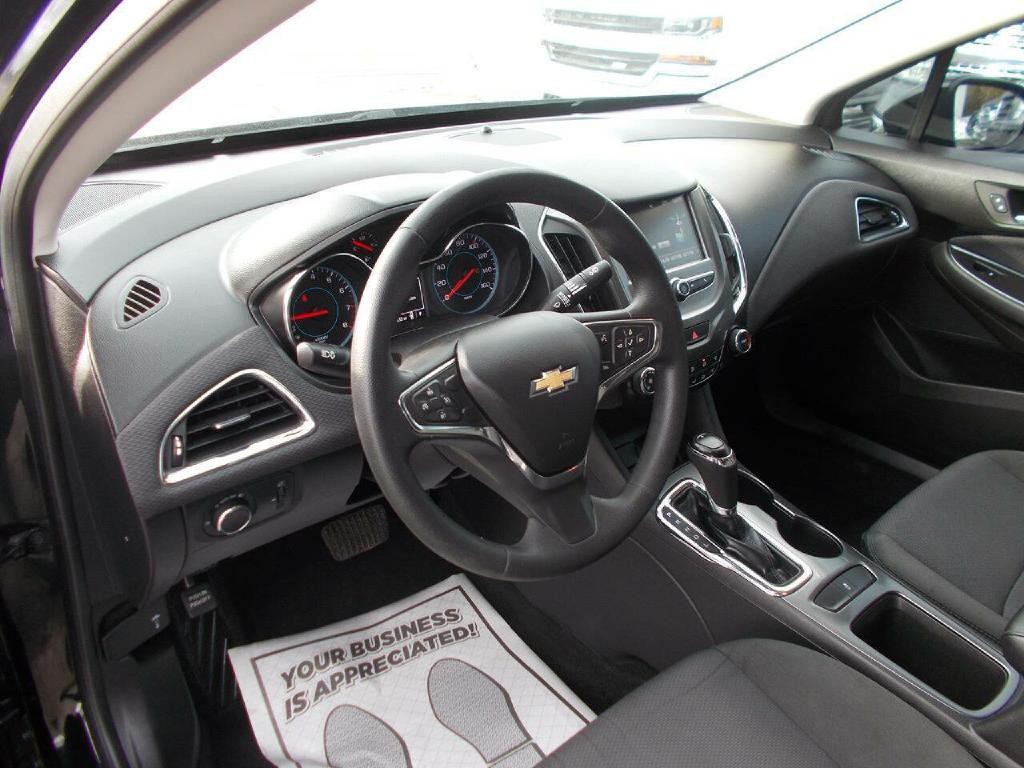 2018 Chevrolet Cruze Image 9