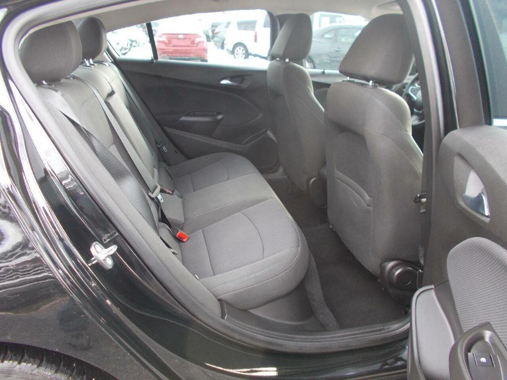 2018 Chevrolet Cruze Image 13