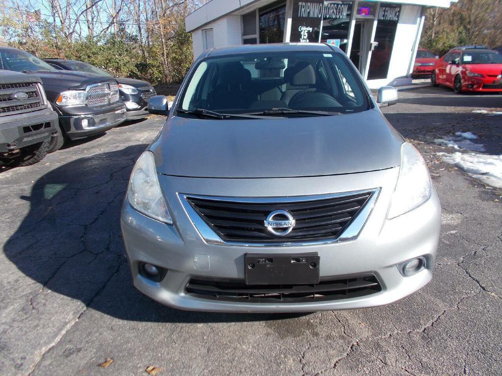 2013 Nissan Versa Image 2