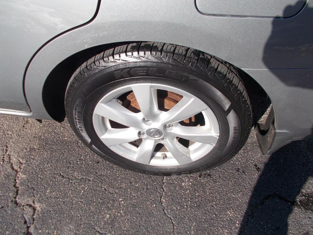 2013 Nissan Versa Image 5