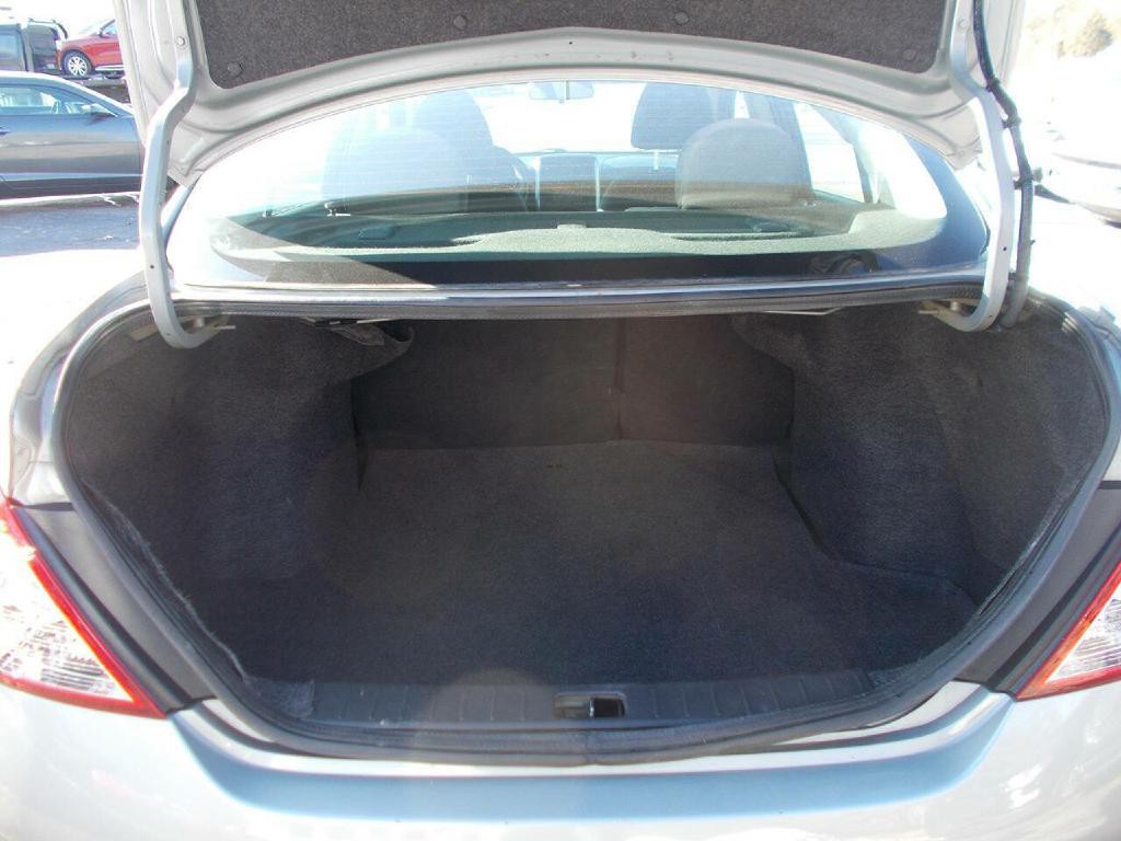 2013 Nissan Versa Image 7