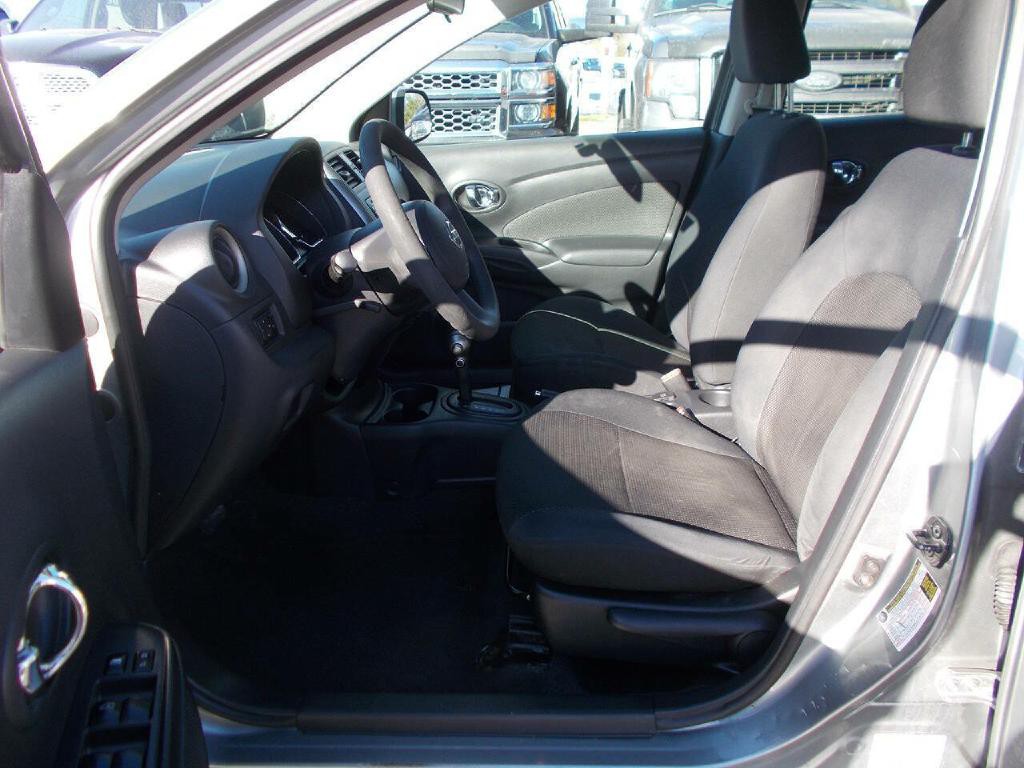 2013 Nissan Versa Image 10