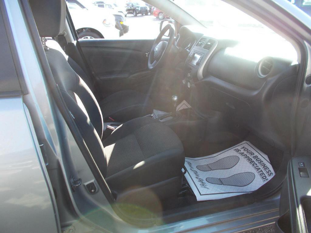 2013 Nissan Versa Image 12