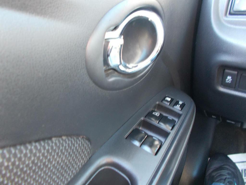 2013 Nissan Versa Image 18