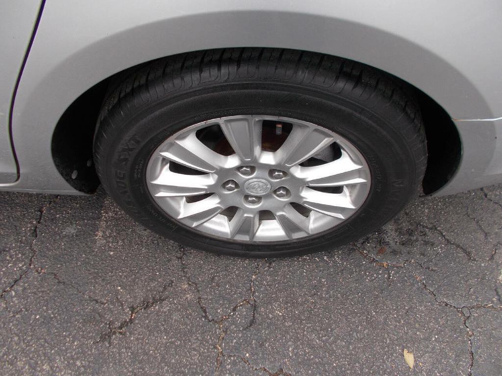 2012 Buick Lacrosse Image 4