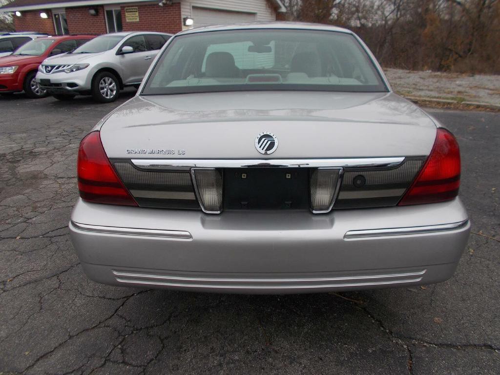2007 Mercury Grand Marquis Image 4