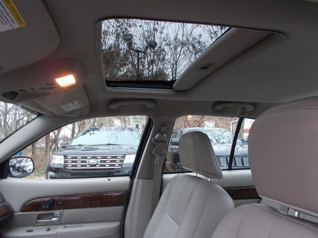 2007 Mercury Grand Marquis Image 10