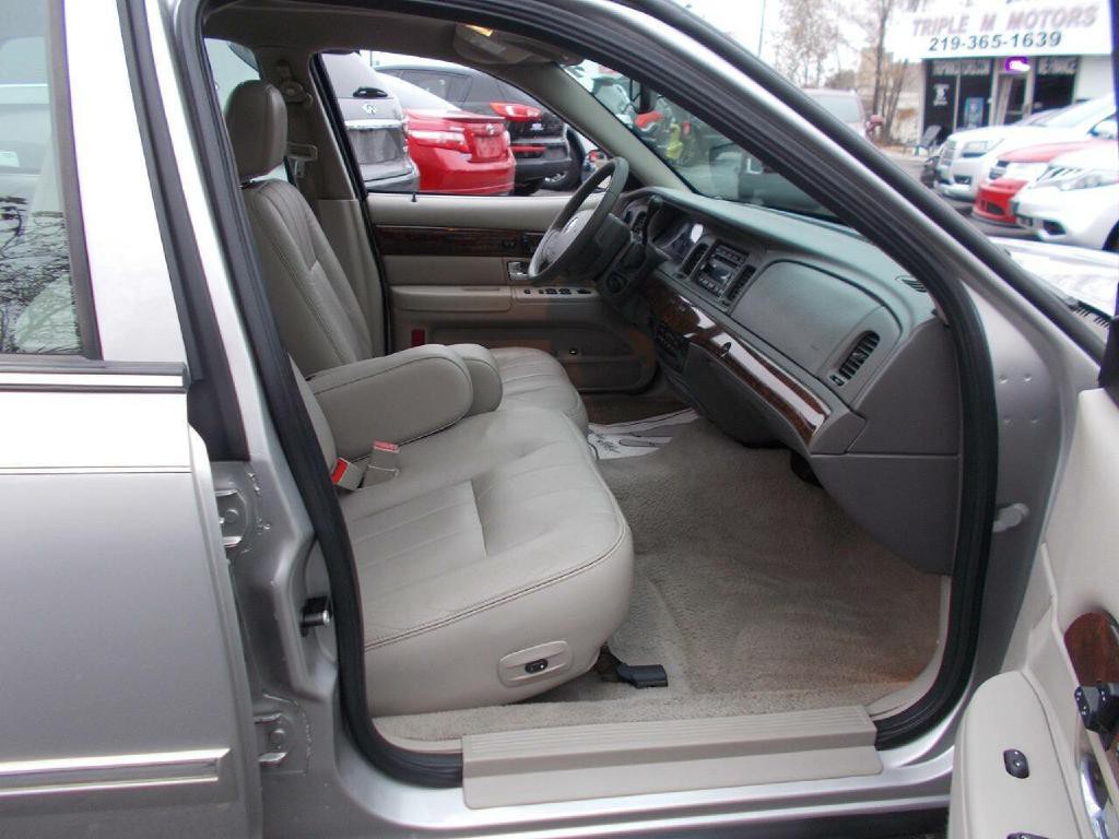 2007 Mercury Grand Marquis Image 13