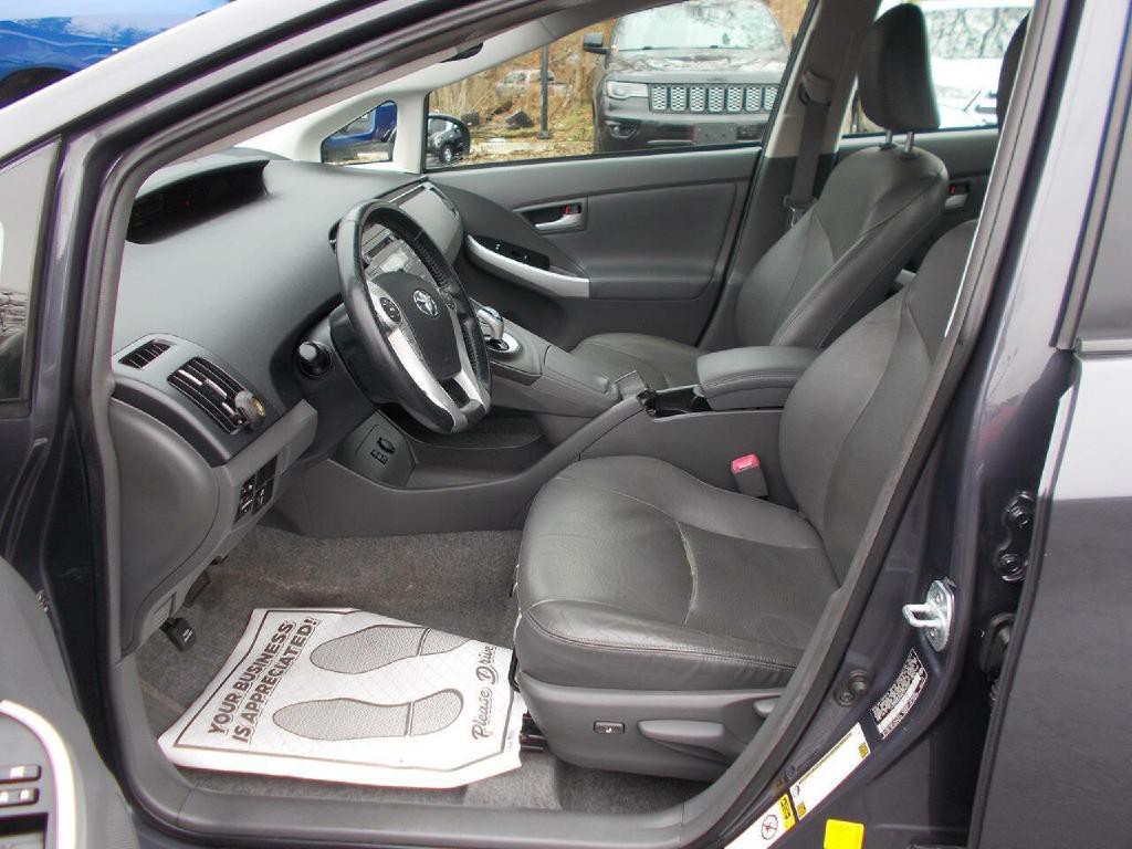 2011 Toyota Prius Image 10