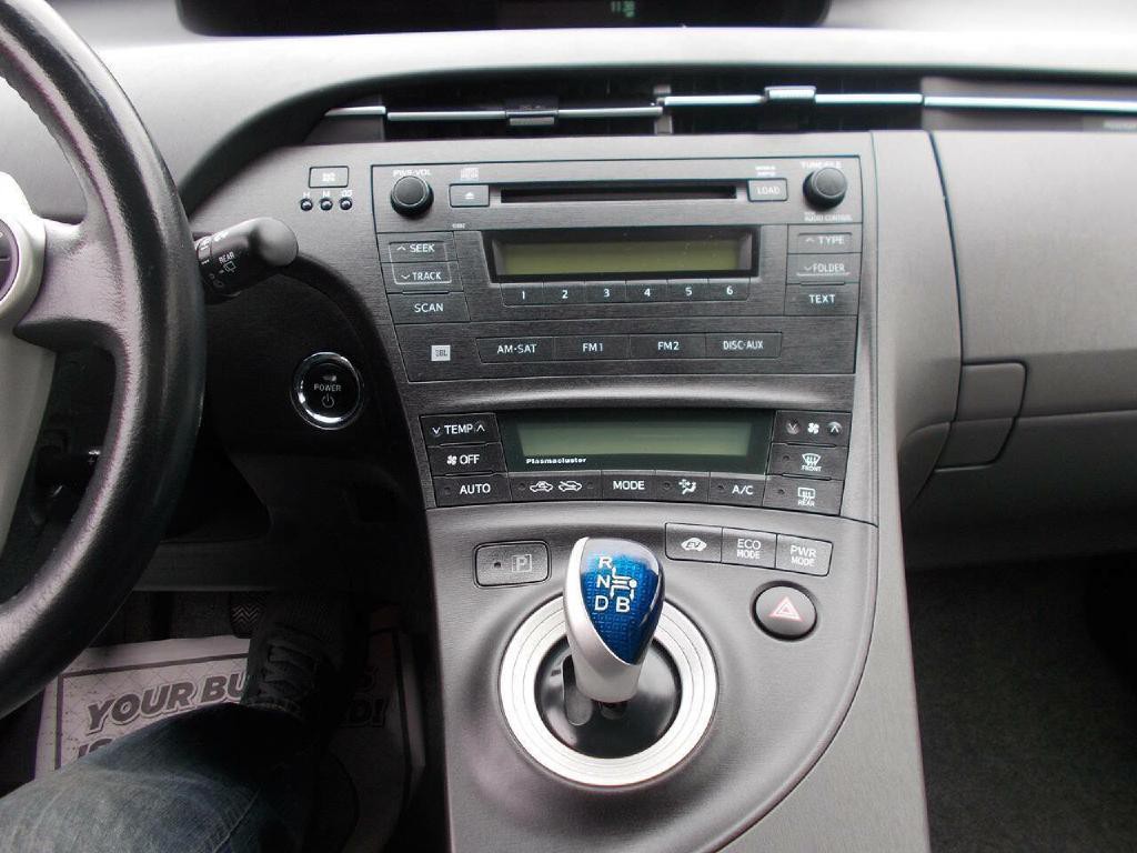 2011 Toyota Prius Image 16