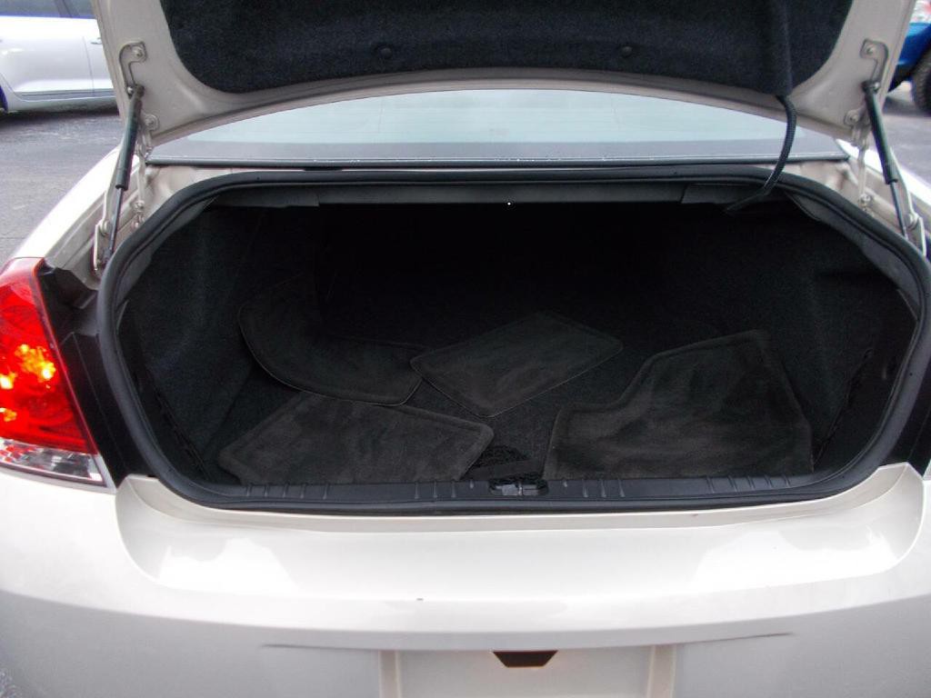 2012 Chevrolet Impala Image 8