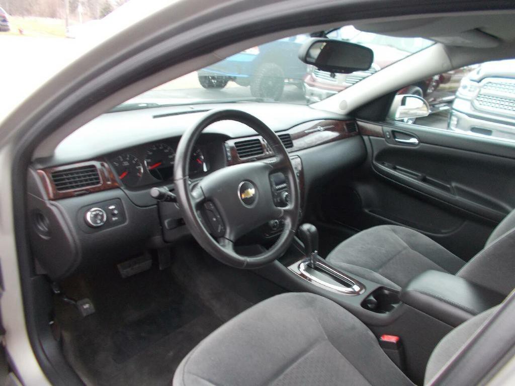 2012 Chevrolet Impala Image 10