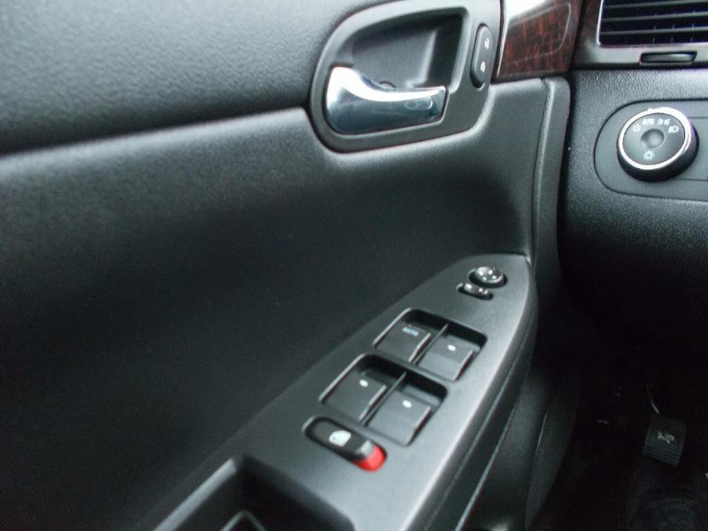 2012 Chevrolet Impala Image 17