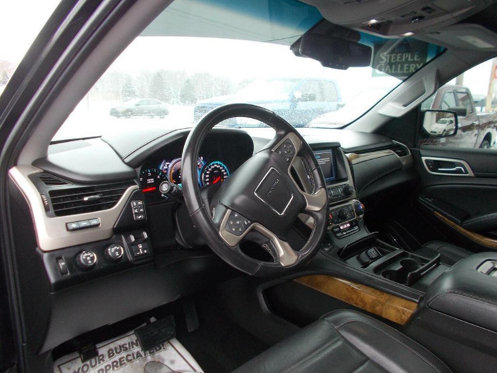 2017 GMC Yukon Image 10