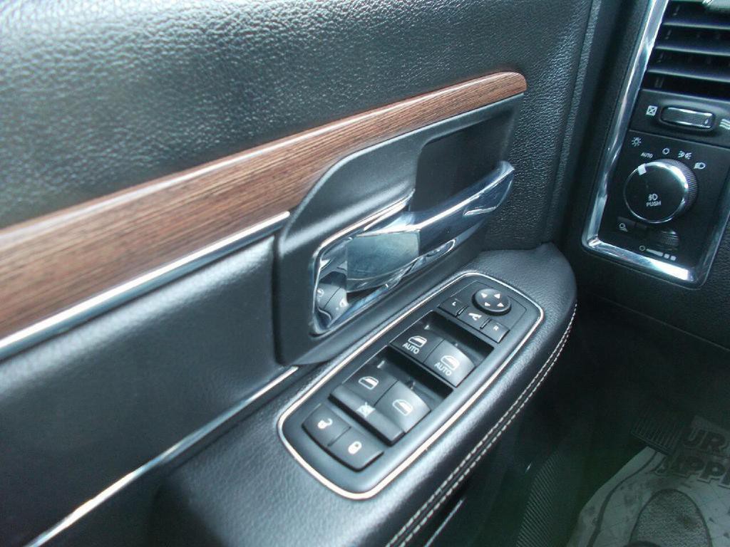 2016 RAM 1500 Image 16