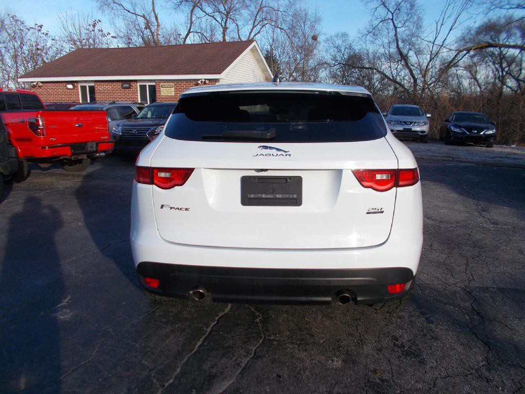 2020 Jaguar F-PACE Image 4