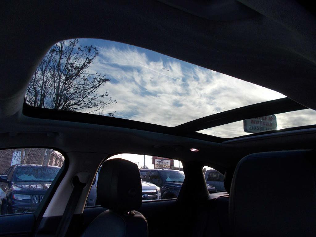 2020 Jaguar F-PACE Image 10