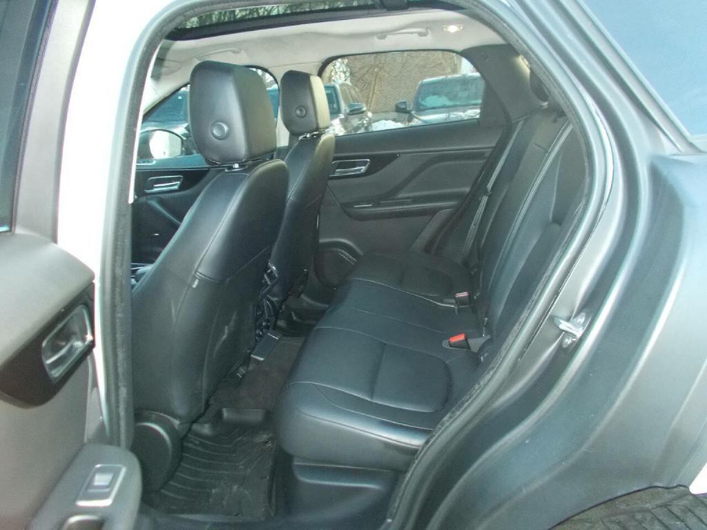 2020 Jaguar F-PACE Image 12