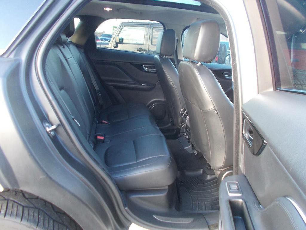 2020 Jaguar F-PACE Image 14