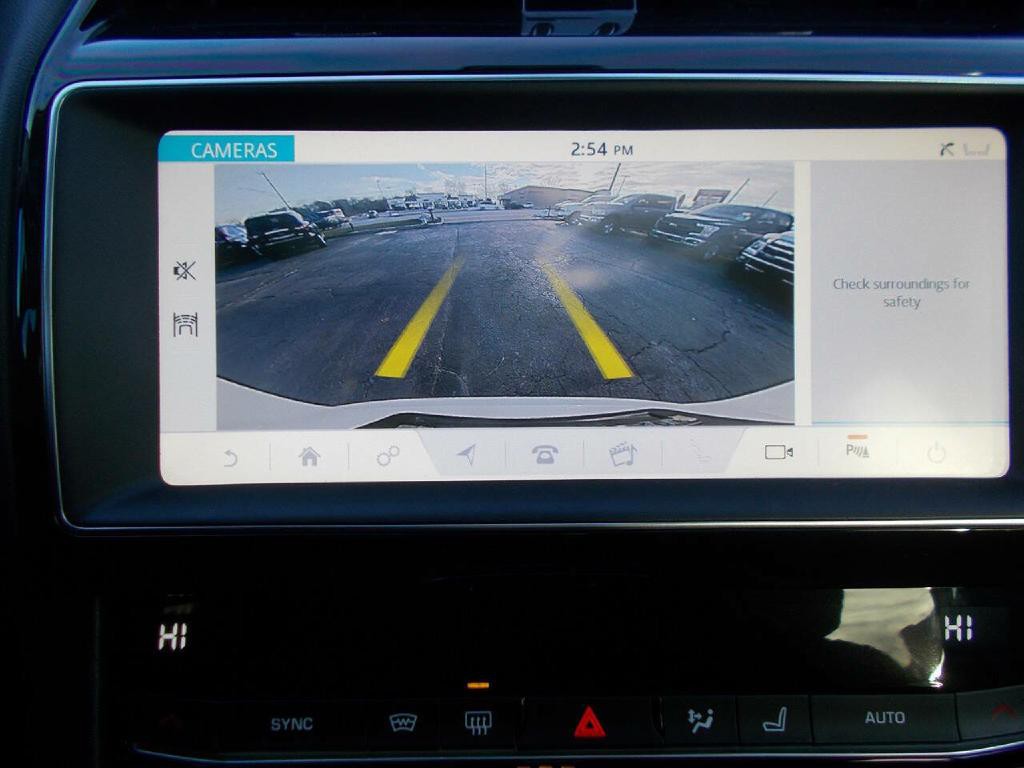 2020 Jaguar F-PACE Image 17