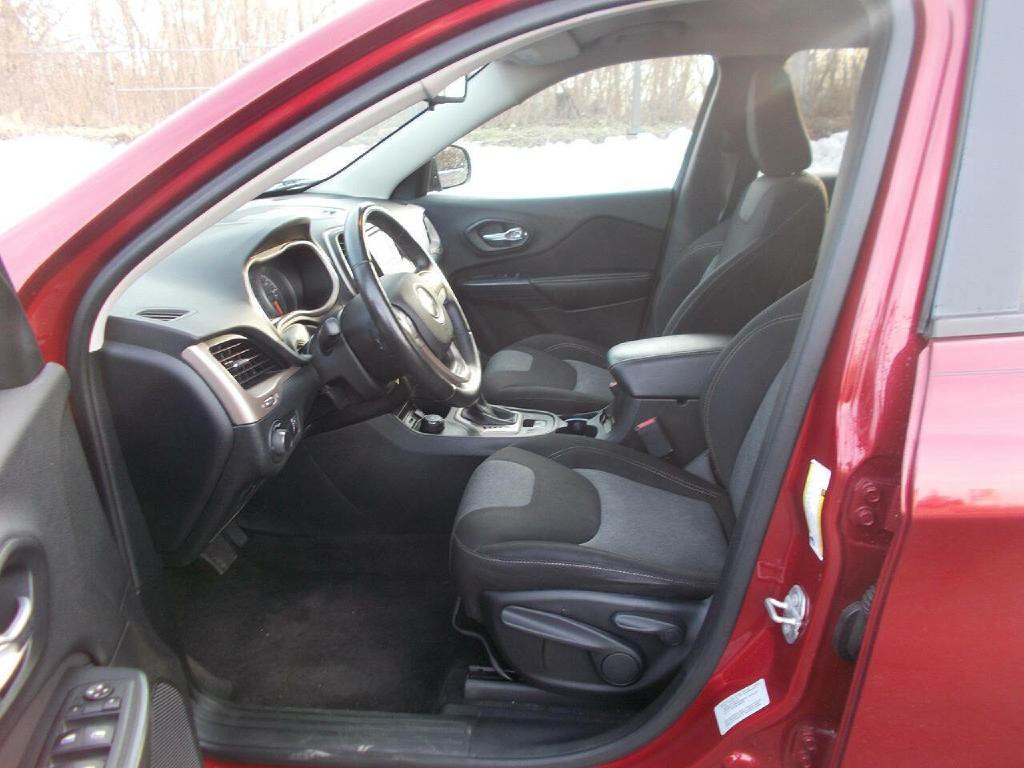 2016 Jeep Cherokee Image 10