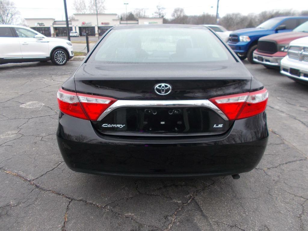 2015 Toyota Camry Image 4