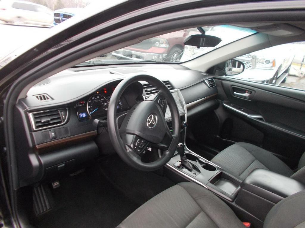 2015 Toyota Camry Image 8