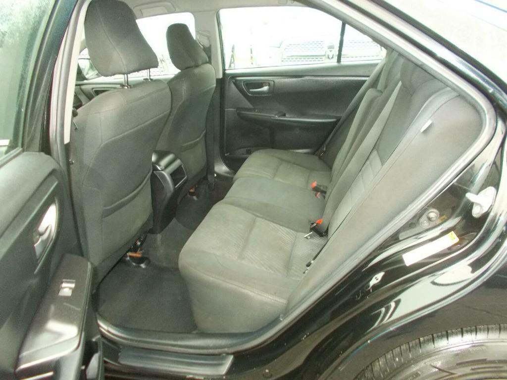 2015 Toyota Camry Image 10