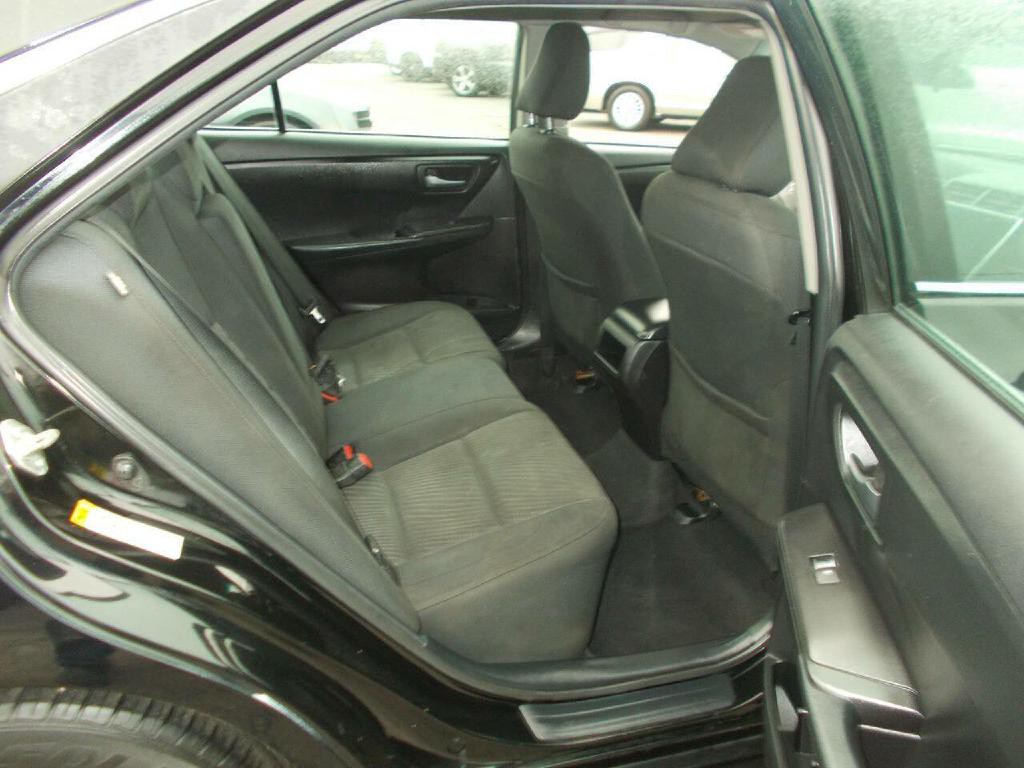 2015 Toyota Camry Image 12