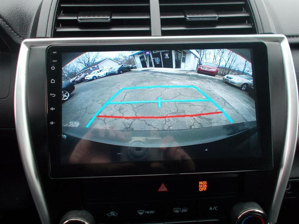 2015 Toyota Camry Image 15