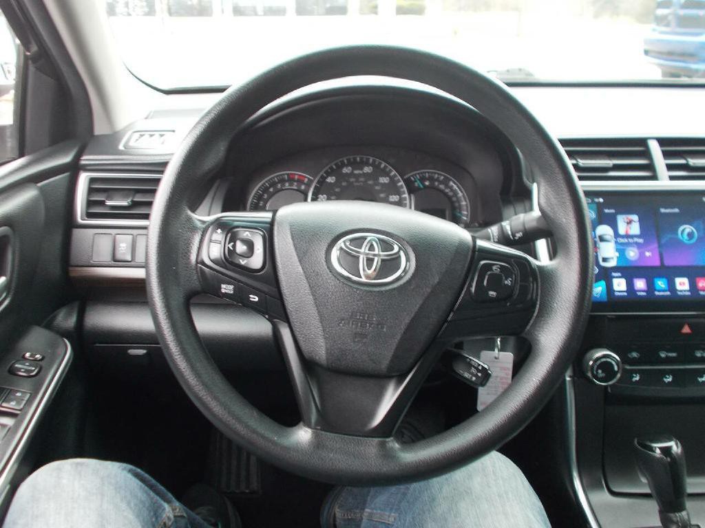 2015 Toyota Camry Image 19
