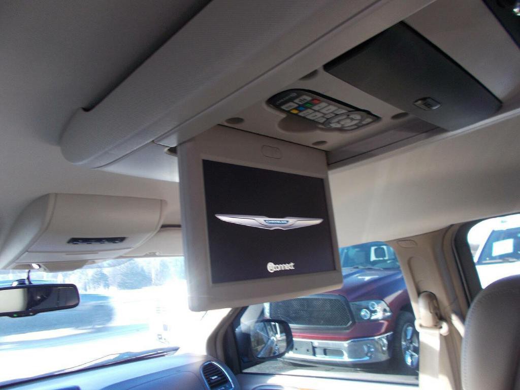 2015 Chrysler Town & Country Image 11