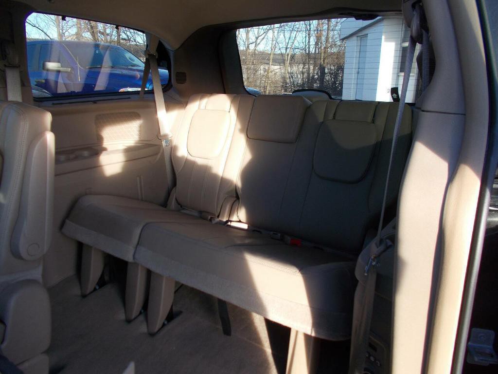 2015 Chrysler Town & Country Image 13