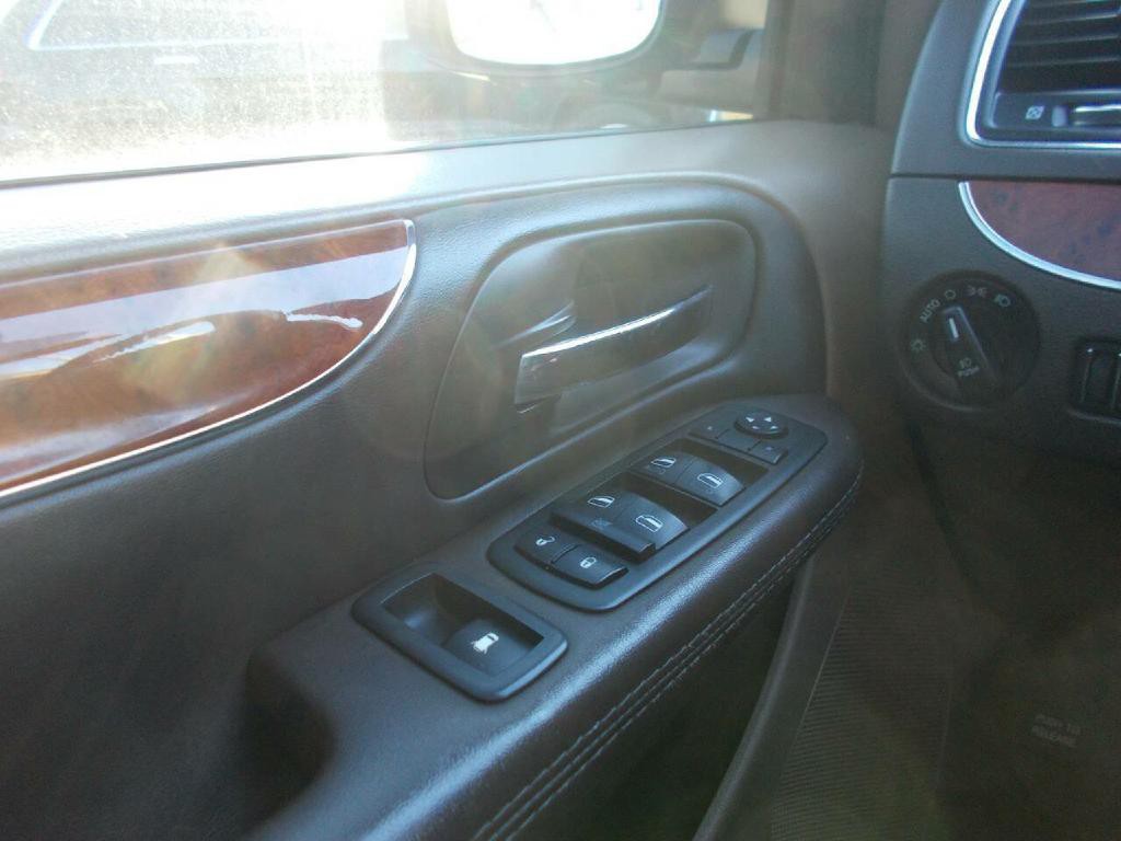 2015 Chrysler Town & Country Image 21