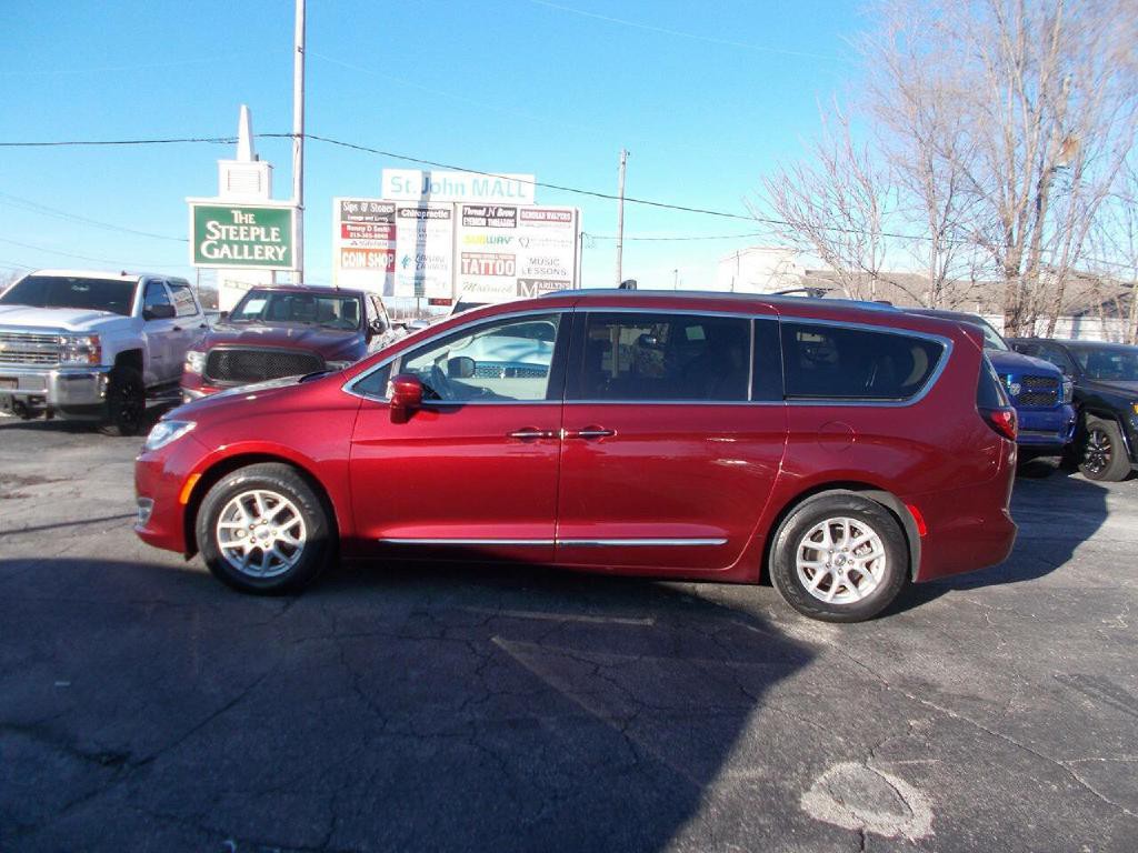 2020 Chrysler Pacifica Image 1