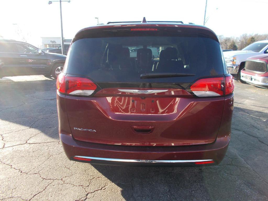 2020 Chrysler Pacifica Image 4