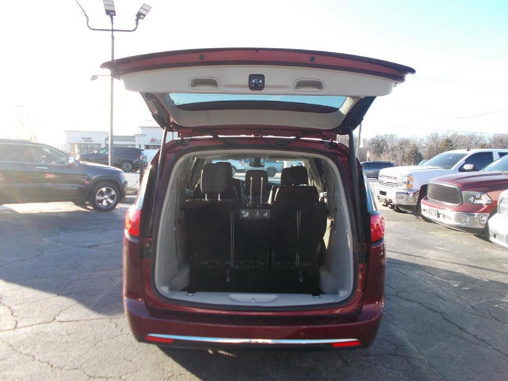 2020 Chrysler Pacifica Image 6