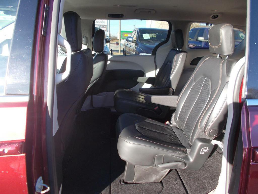 2020 Chrysler Pacifica Image 11