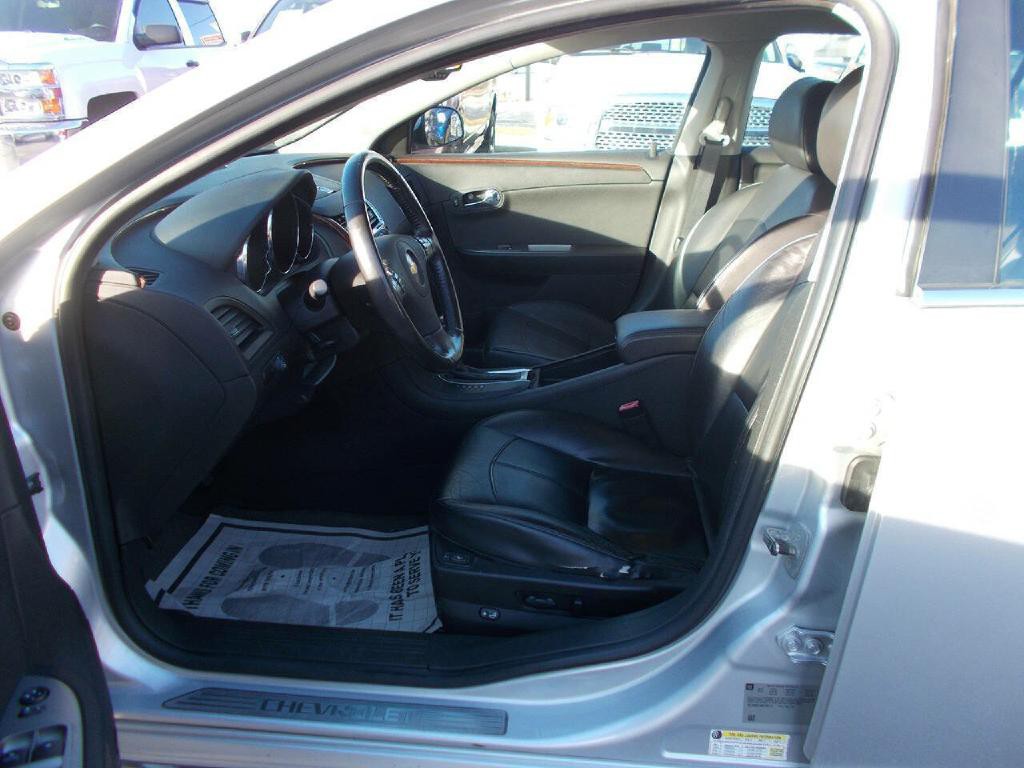 2011 Chevrolet Malibu Image 10