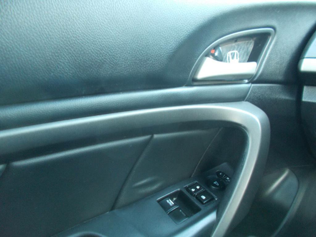 2012 Honda Accord Image 16