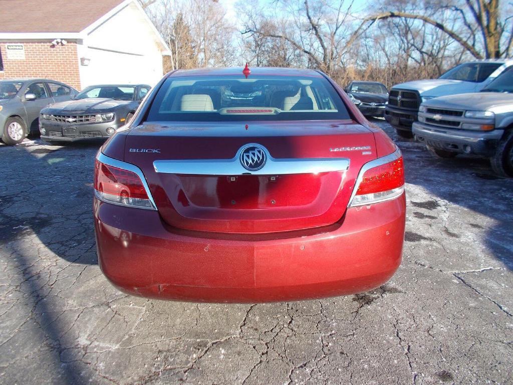 2010 Buick Lacrosse Image 4