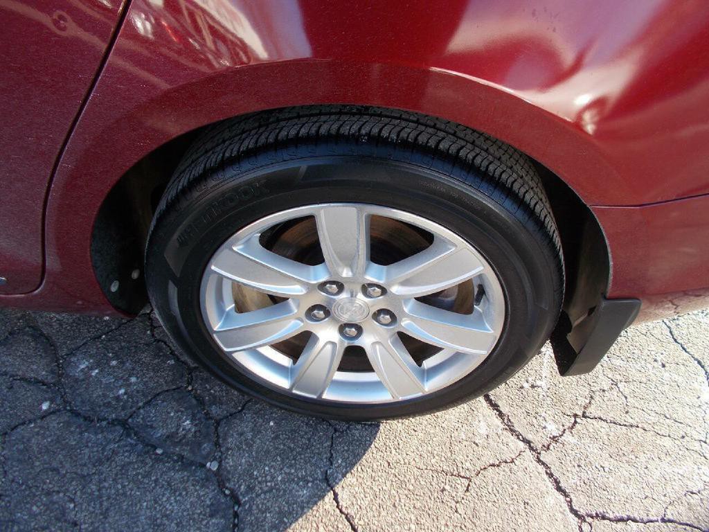 2010 Buick Lacrosse Image 5