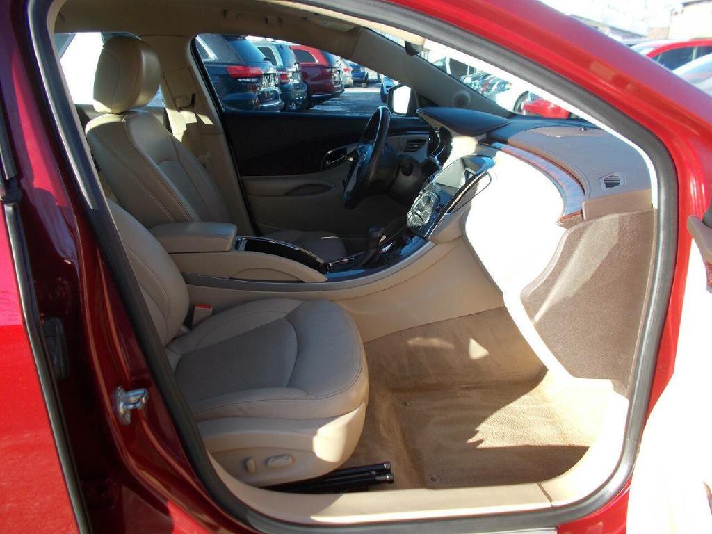 2010 Buick Lacrosse Image 12