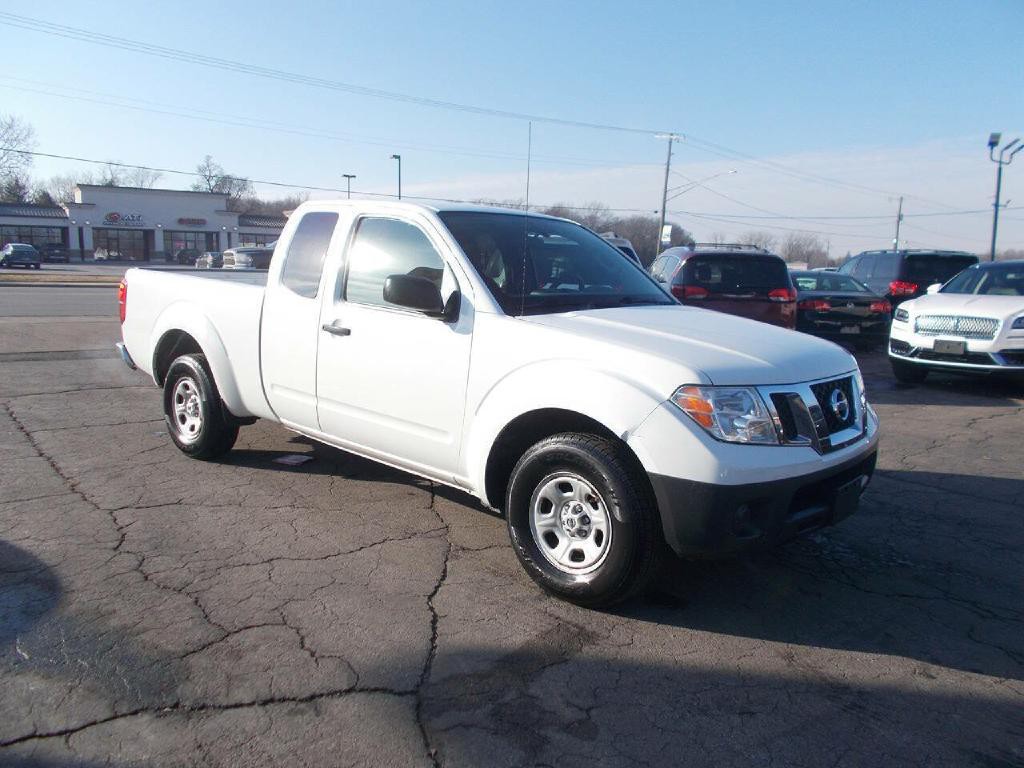 2015 Nissan Frontier Image 3