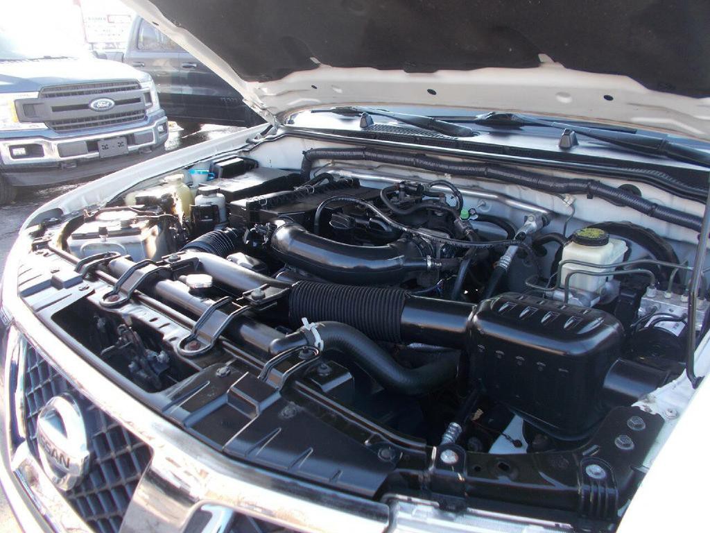 2015 Nissan Frontier Image 7