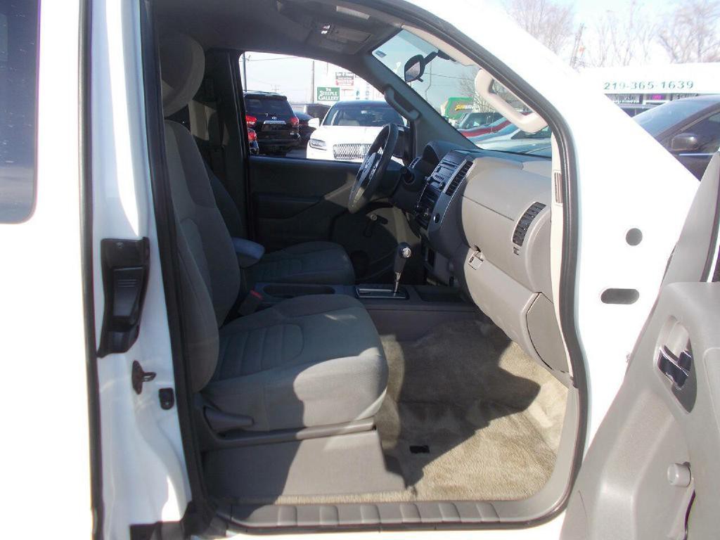 2015 Nissan Frontier Image 12