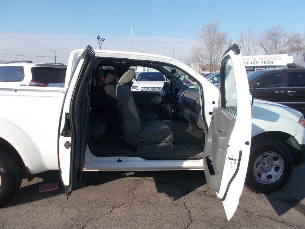 2015 Nissan Frontier Image 14