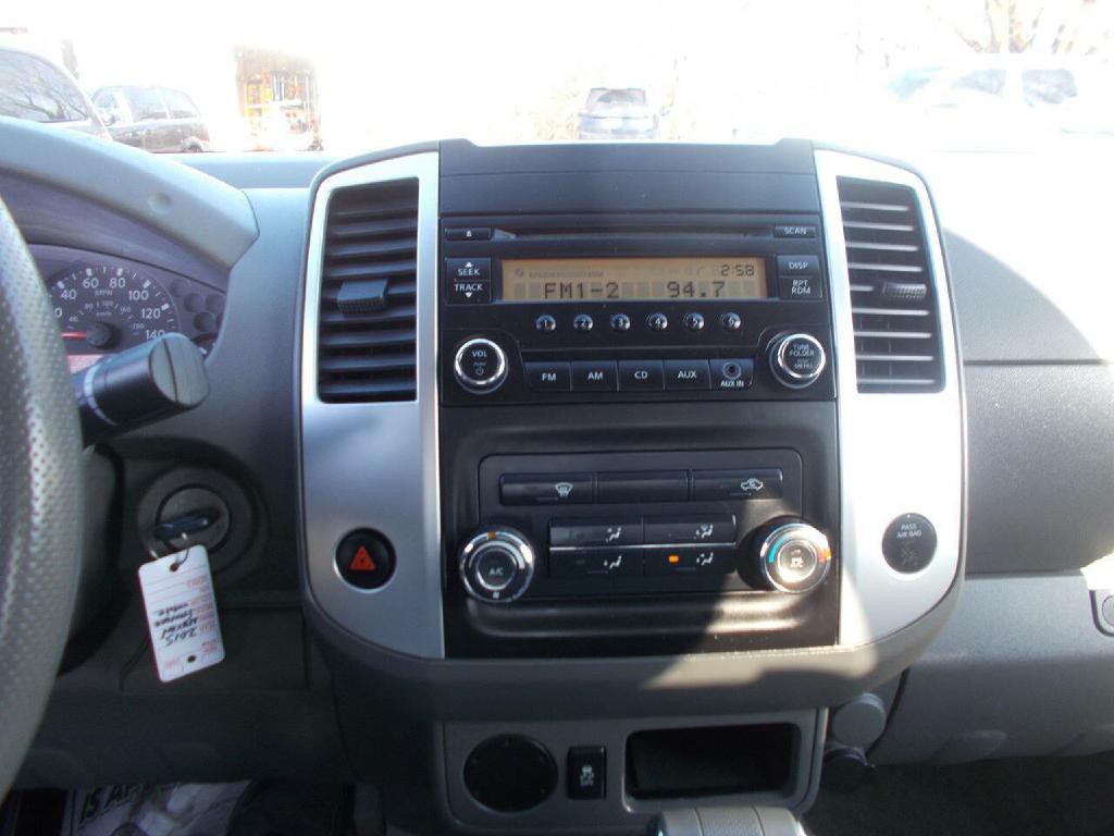 2015 Nissan Frontier Image 16