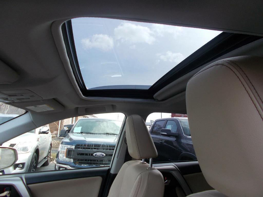 2014 Toyota Rav4 Image 10